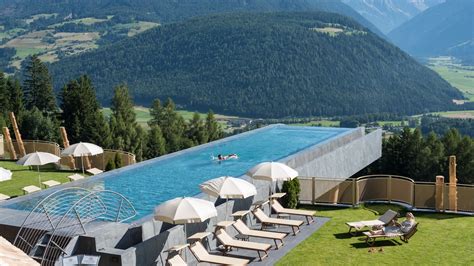 Südtirol Neuer „sky Pool Im Hotel Hubertus Travel4news