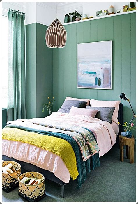 Decorate your bedroom minimal not only make interior design for the mengerit place. Very Small Bedroom Ideas For Young Adults Trends 2020 ...