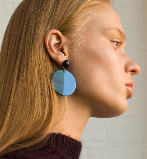 Ways To Wear Statement Earrings Inspiration Whistles