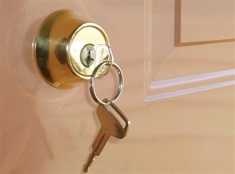 Can a child open a locked bedroom door? 5 Amazing Bedroom Door Lock To Maintain Privacy ...