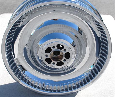 The engine produces a maximum peak output power of and. Harley-Davidson Softail Deuce 2000-2007 Chrome Rear wheel ...