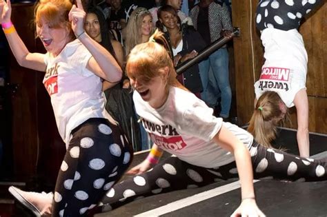 Uk Twerking Championships Mirror Girl Shakes It In Front Of Hundreds