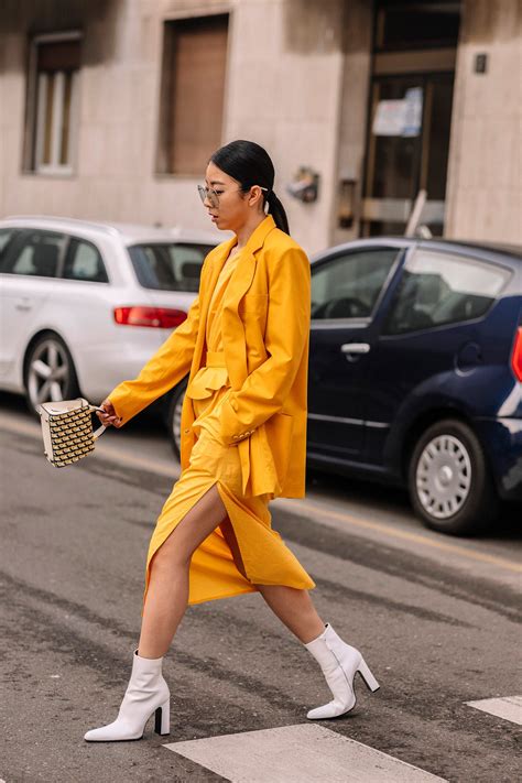 Cara Modis Pakai Warna Mustard untuk Berbagai Occasion