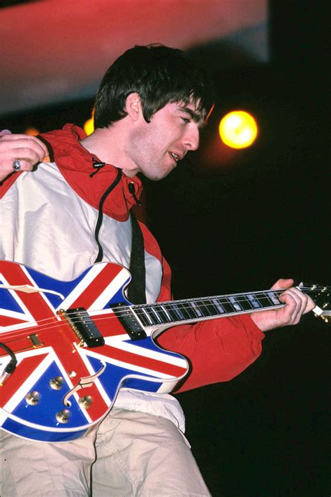 5 Ways To Channel Oasiss 90s Looks This Fall Noel Gallagher Oasis