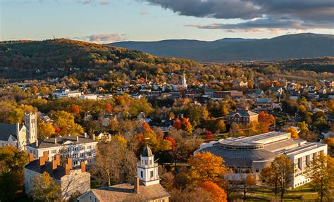 Middlebury Gets 25 Million Grant For Staff And Students