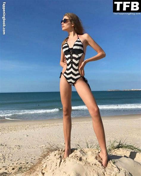 Valentina Sampaio Nude Nude Express