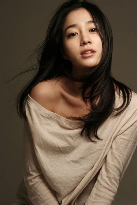 Lee Min Jung Profile Images — The Movie Database Tmdb