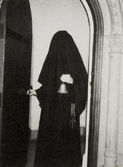 Carmelite Nun With Veiled Face Tumbex