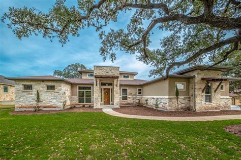 Most are designed for mountainous or rugged terrain and many work well on hillside. Exclusive Split Bedroom Modern Hill Country House Plan ...