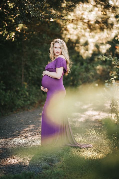 Sydneys Stunning Fall Maternity Session Roswell Maternity