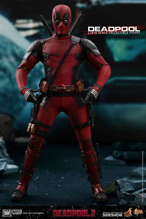 Marvel Deadpool Sixth Scale Figure By Hot Toys Sideshow Collectibles