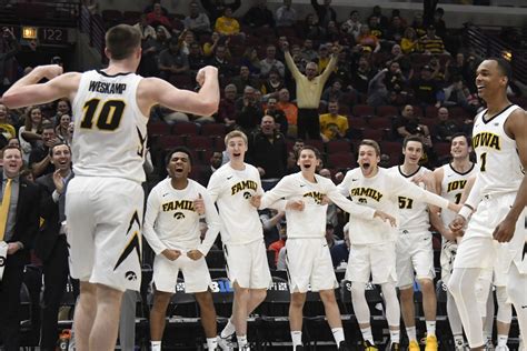 Ncaa Tournament 10 Iowa Hawkeyes Takes On 7 Cincinnati Bearcats Black Heart Gold Pants