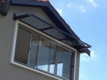 Jika ingin menggunakan model kanopi jendela ini, kamu harus merencanakannya sebelum proses pembangunan rumah. Kanopi Jendela Rumah Klasik Minimalis - Madaniah™