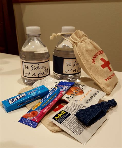 Diy hangover kit first aid for wedding guests wedding favor; Hangover kits for wedding party! Price breakdown in comments : weddingplanning