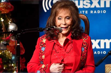 Loretta Lynn Talks About Her Health Issues Dolly Parton And Latest Album