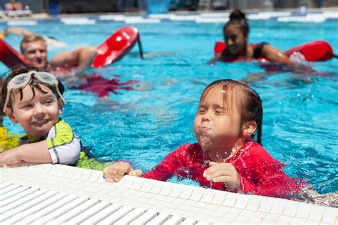 Kids Learn To Swim As Part Of Worlds Largest Lesson Sedona Red Rock News