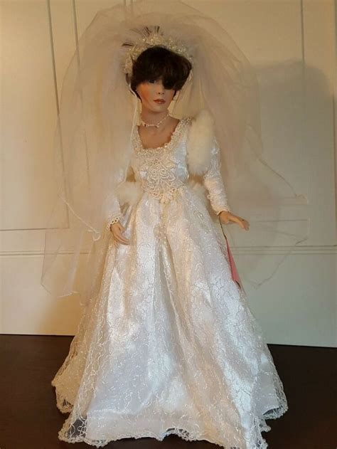 Vintage Paradise Galleries Patricia Rose Crystal Porcelain Bride Doll 1999 Nwt