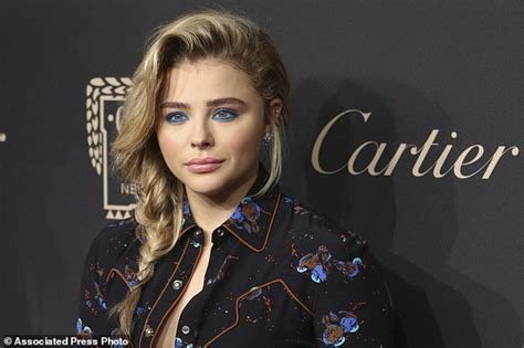 Chloe Grace Moretz Apologizes For Body Shaming Ad Daily Mail Online