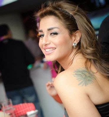 أثارت الممثلة المصرية منة فضالي الجدل بأحدث إطلالة لها عبر صفحتها الخاصة على موقع التواصل الإجتماعي، فنشرت صورة مثيرة، وظهرت بفستان مفتوح الصدر، م. منة فضالي وزوجها / Ù„Ù† ØªØµØ¯Ù‚ Ù…Ø§ Ù‡Ùˆ Ø´ÙƒÙ„ ÙˆØ§Ù„Ø ...
