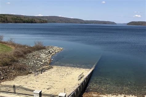 A Community Of Necessity The Quabbin Reservoirs History And The