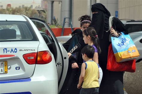 Ban On Women Drivers In Saudi Arabia Gives Taxi Apps A Boost Wsj