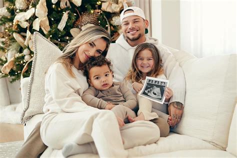 Kane Brown And Wife Katelyns Joyful News The Countdown To Baby Number