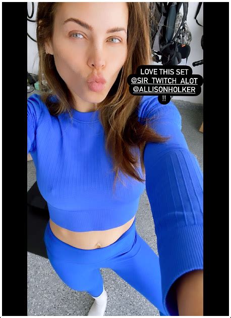 Popoholic Blog Archive Jenna Dewan Selfies Some Boobtastic And