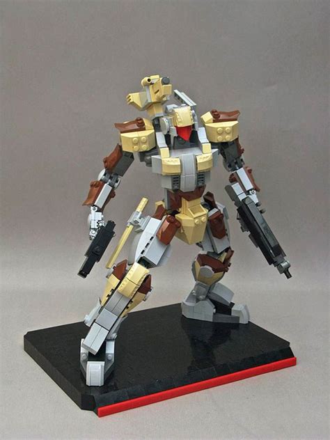 A war robot whit arms. Pin on Lego Mech