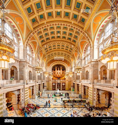 Glasgow Kelvingrove Art Gallery And Museum Interior Central Hall And