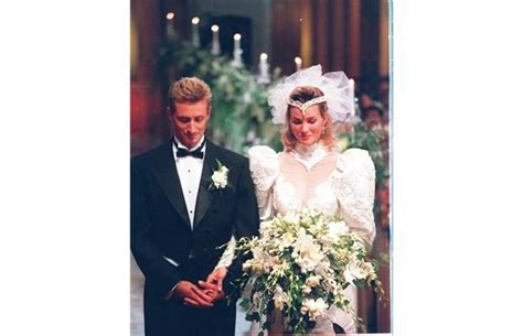 Wayne Gretzky And Janet Jones Both 27 During Their Wedding At St