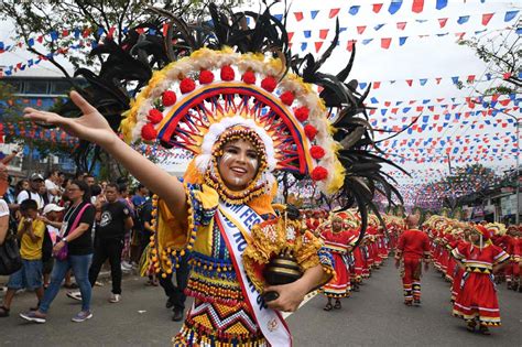 In Photos Sinulog Is A Colorful Celebration Of Unwavering Faith Abs