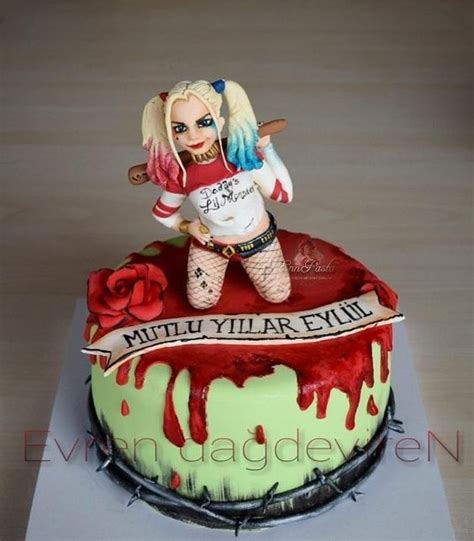 Can't get enough of harley quinn? Harley Quinn Cake - Cake by ennpasta | Delightful..Fun & Interesting Cakes, Cupcakes...Etc ...