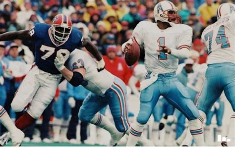 Tennessee Titans Reportedly Plan To Don Old Houston Oiler Uniforms In