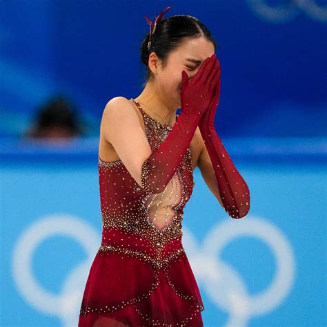 Us Born Chinese Figure Skater Zhu Yi Slammed Online In China After Falling In Olympic Winter