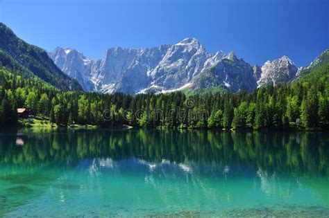 Lago Fusine Alpi Italiane Regione Di Friuli Italia Immagine Stock