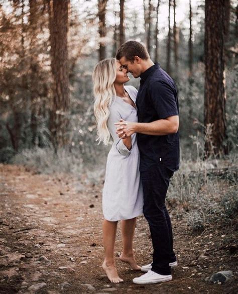 Beautiful Forest Couples Photoshoot Outdoor Engagement Pictures Engagement Pictures Poses