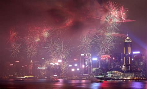 Hong Kong Holds Fireworks Show To Celebrate Lunar New Year 津云app