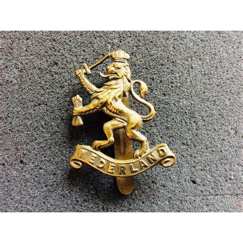 Ww2 Free Dutch Nederland Cap Badge By Gaunt London Gradia Military