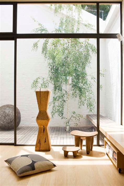 Perhaps you might see a traditional room decorated with boiserie, chandeliers, tufted settees and heavy swag curtains, or maybe your dream luxury lounge is a modern space surrounded by huge expanses of glass, with linear sofas and beautiful accent chairs. 31 Serene Japanese Living Room Décor Ideas - DigsDigs