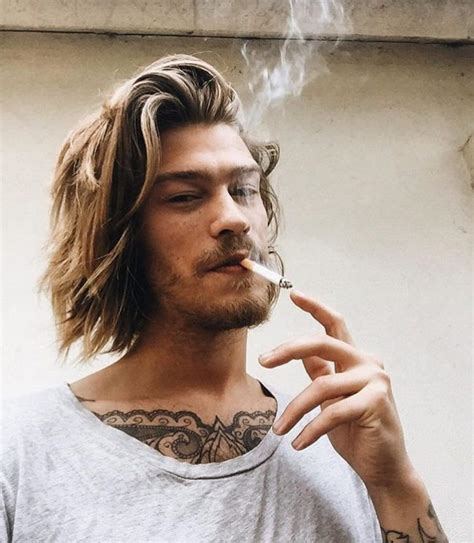 The layered short hairdo can work for you the best even if you have the thin hair or even if you have got the rick hair as this kind of the hairstyle does the complete and good work. 50 Best Chin Length Hair for Men - Easy&Stylish2019
