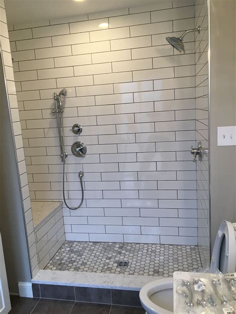 Subway Tile With Schluter Edge / Silver rondec with turquoise 5th