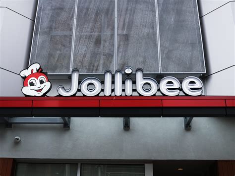 Popular Filipino Fast Food Chain Jollibee Finally Opens In Vancouver