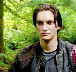 Never find time to clean the dish. John Murphy in 1x02 - The 100 (TV Show) Photo (37100506 ...
