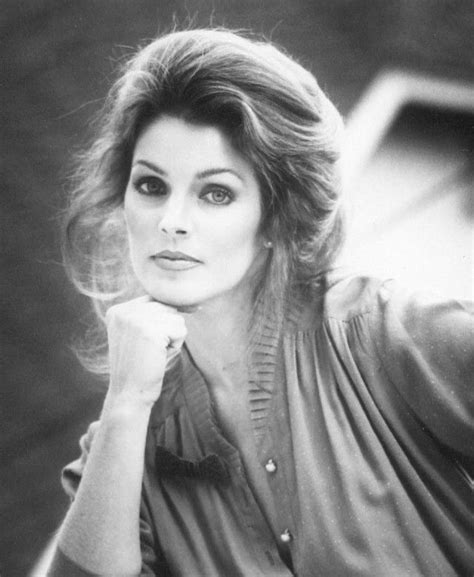 Priscilla presley en su casa de beverly hill, 1975. takingcare-of-business: "Priscilla Presley, c. 1980s ...