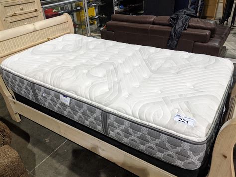 The first one, as it has already been said, is opticool latex, the middle layer is also made of latex, but it's optisense latex, providing you. SINGLE SEALY OPTIMUM SYLVIA OPTICOOL MATTRESS - Able Auctions