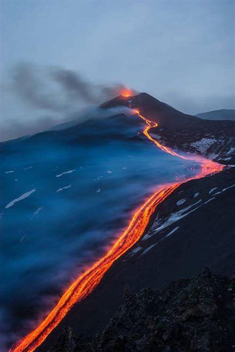 Mount etna is here because the tectonic plate of europe (carrying mainland italy and sicily) is colliding with and overriding the african plate. Night pictures of Etna eruption - May 2015 - Strange Sounds