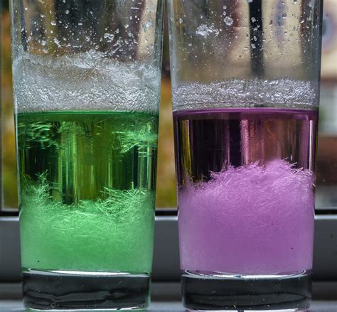 If four are placed on the end exit portal, one on each of the flat sides, the crystals respawn the original end crystals on the obsidian pillars, as well as resurrect the dragon itself, before exploding. How to make quick crystals - Navigating By Joy