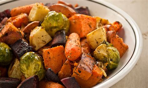 University of illinois extension health and nutrition educator, mary liz wright, demonstrates how to prepare and cook roasted root vegetables. Roasted Root Vegetables - The Vegan Road