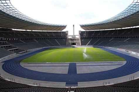 Hertha berlin, the club that plays its matches in the olympiastadion, has a full title of hertha berliner sport 105 x 68(7140). Olympia Stadion, Berlin | Stadion, Hertha, Hauptstadt