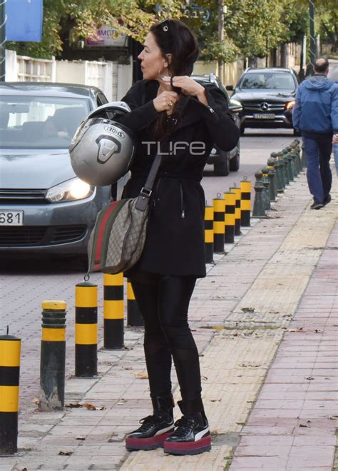 Η ναταλία είναι παντρεμένη με τον έντι ρόμπερτς περίπου 19 χρόνια. Δραγούμη - Ρόμπερτς: Βόλτα με τη μηχανή στην Κηφισιά για ...